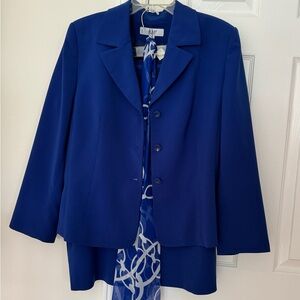 Elegant Blue Women's Skirt Suit with scarf